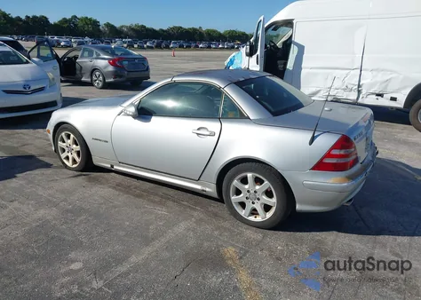 2002 Mercedes-Benz Slk 230 Kompressor z USA, uszkodzony, nr VIN WDBKK49F22F245284